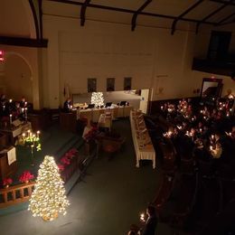 Christmas Eve candlelight service 2019