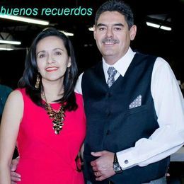 Pastores Manuel A. y Mariana Real