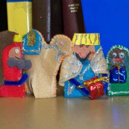 Finger puppet nativity set