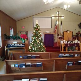 Forest Center Church of the Nazarene decorated for Christmas