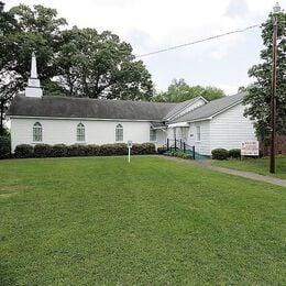 Riverside Christian Church - photo by Louise Register