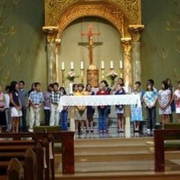 Altar servers blessing