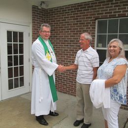 Pastor Panning greeting parishioners