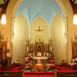 Sacred Heart Church decorated for Christmas