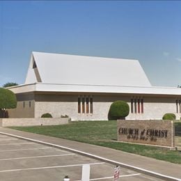 West Freeway church of Christ, Fort Worth, Texas, United States