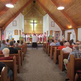 Sunday worship at St Andrew Lutheran Church, Medford