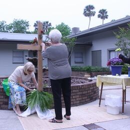 Easter Sunday 2018 Flowering the Cross