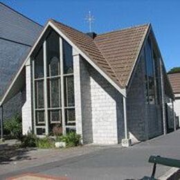 St Thomas' Anglican Church Newtown Wellington - photo courtesy of invader