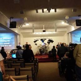 Sunday worship at Freedom Christian Fellowship