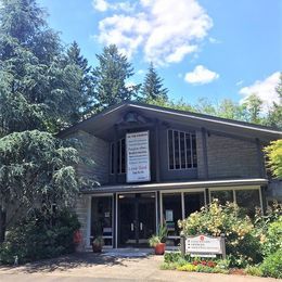 United Church of Christ, Lake Oswego, Oregon, United States