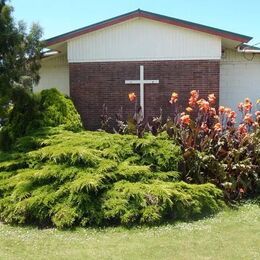 The Community Church, Snell's Beach