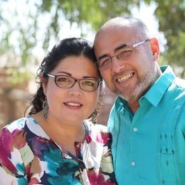 Pastor Cesar y Maria Salazar