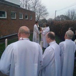 Easter vigil starts