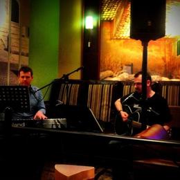 Live music from John and Rich