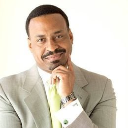 Senior Pastor Dr. Kevin Williams