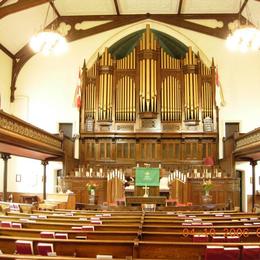 Inside Simcoe Street United Church