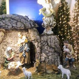 Christmas manger at Holy Name Church/ New Bedford, MA - photo courtesy of Colleen Gordon