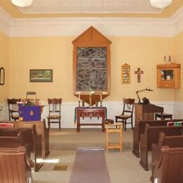 Maple Glen United Church interior