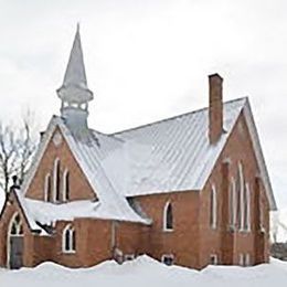 St. Andrew's-Knox United Church, Bristol, Quebec, Canada