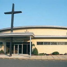 Holy Spirit Church, Newington, Connecticut, United States