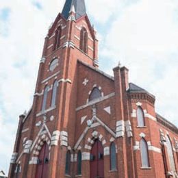 Sacred Heart-Sagrado Corazon Church, Waterbury, Connecticut, United States