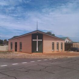 Gerladton Baptist Church main entry Quarry Street