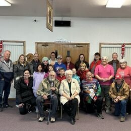 Evening of caroling and fellowship 2023